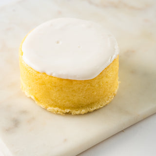 4 Inch lemon Cake With icing